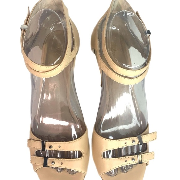 Ann Taylor tan Strappy Heels Sandals size: 7.5 - Picture 2 of 7
